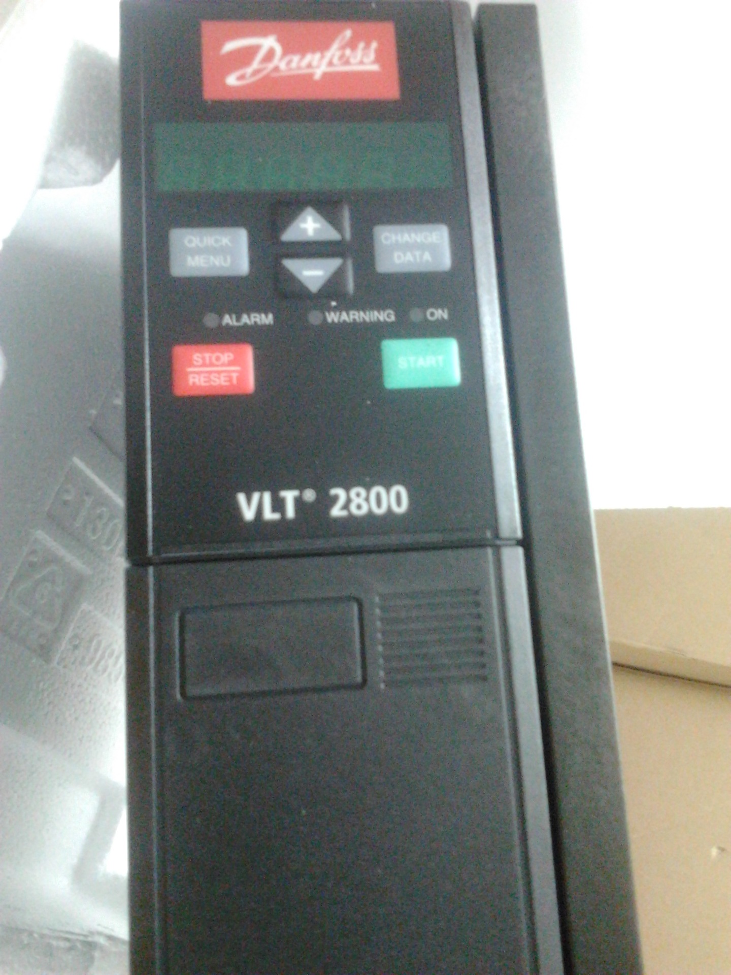 丹佛斯變頻器一級代理VLT2840，全新正品，品質(zhì)優(yōu)良，價格優(yōu)惠.